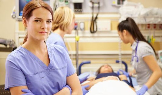 what is the role of a physician assistant in the emergency room